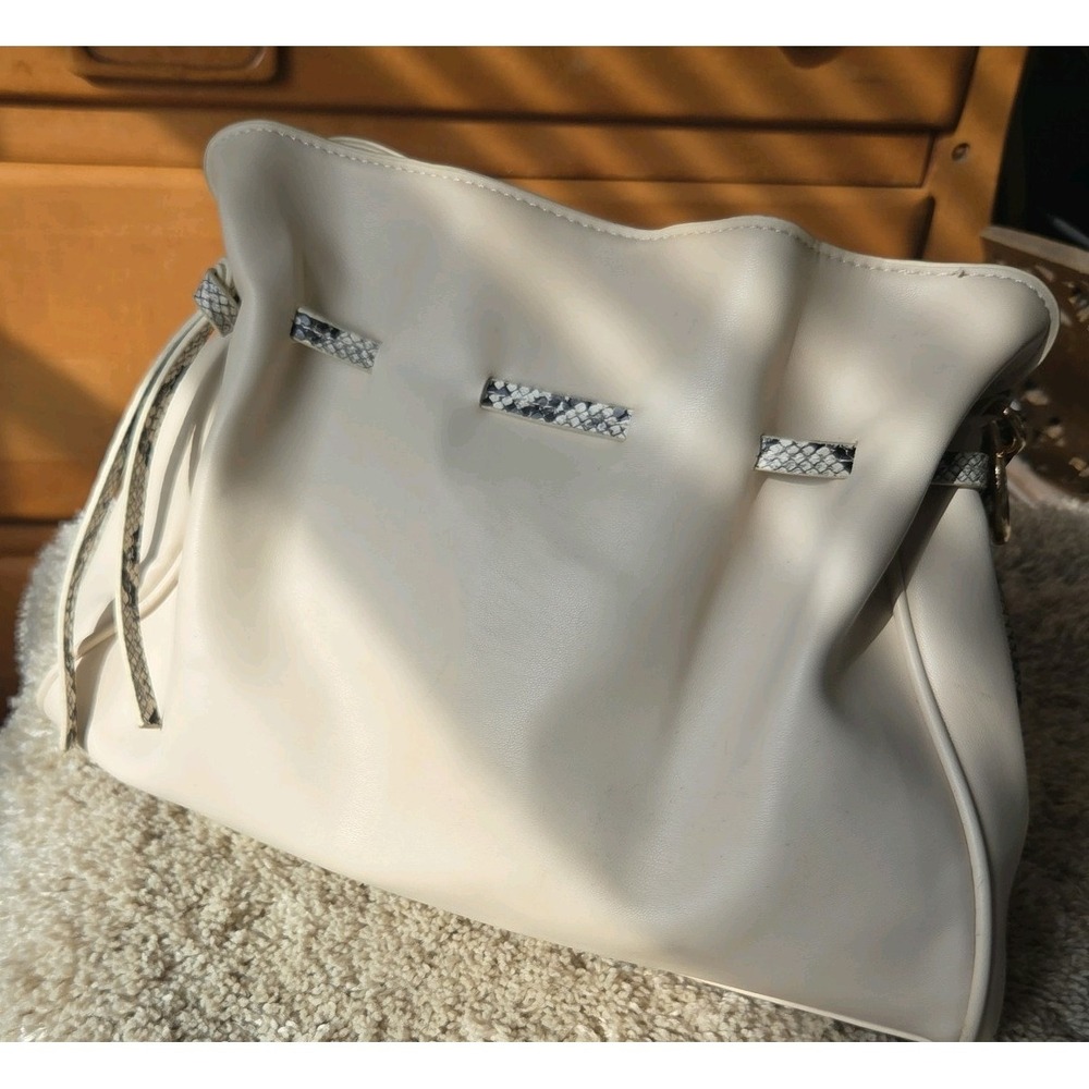 Badgley Mischka Cream Vegan Shoulder Bag with Snakeskin-Pattern Strap - Picture 2 of 4